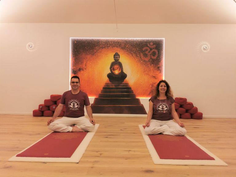 Janina und Thomas im Yogazentrum
